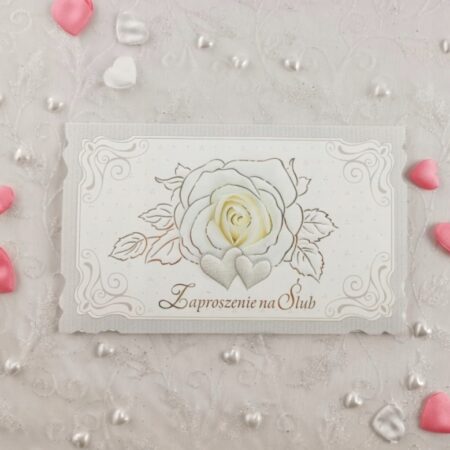 Zaproszenie na Ślub w kolorze białym z różą.