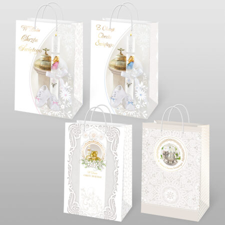 Zdjęcie przedstawia torebki prezentowe z okazji Chrztu Świętego.