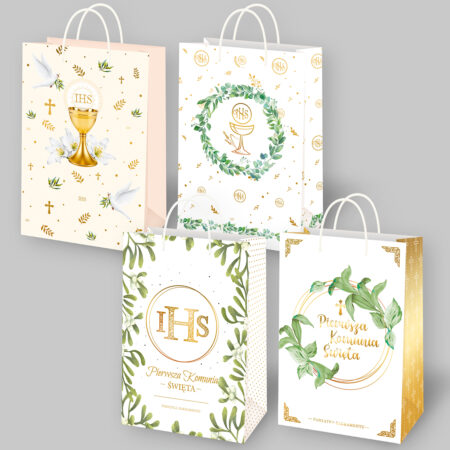 Zdjęcie przedstawia torebki ozdobne z okazji Pierwszej Komunii Świętej, utrzymane są w jasnych kolorach ze złotymi i roślinnymi elementami. Wszystkie posiadają białe uchwyty.