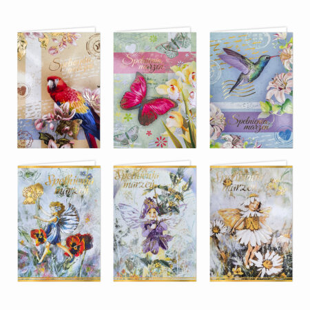 Zdjęcie przedstawia zestaw ozdobnych kartek z napisem Spełnienia marzeń. Okładki zdobią kolorowe, błyszczące motywy przyrody i fantazji: papuga, motyl, koliber, a także bajkowe wróżki wśród kwiatów. Każda kartka posiada złocone elementy i bogate ilustracje, idealne jako wyjątkowe życzenia.